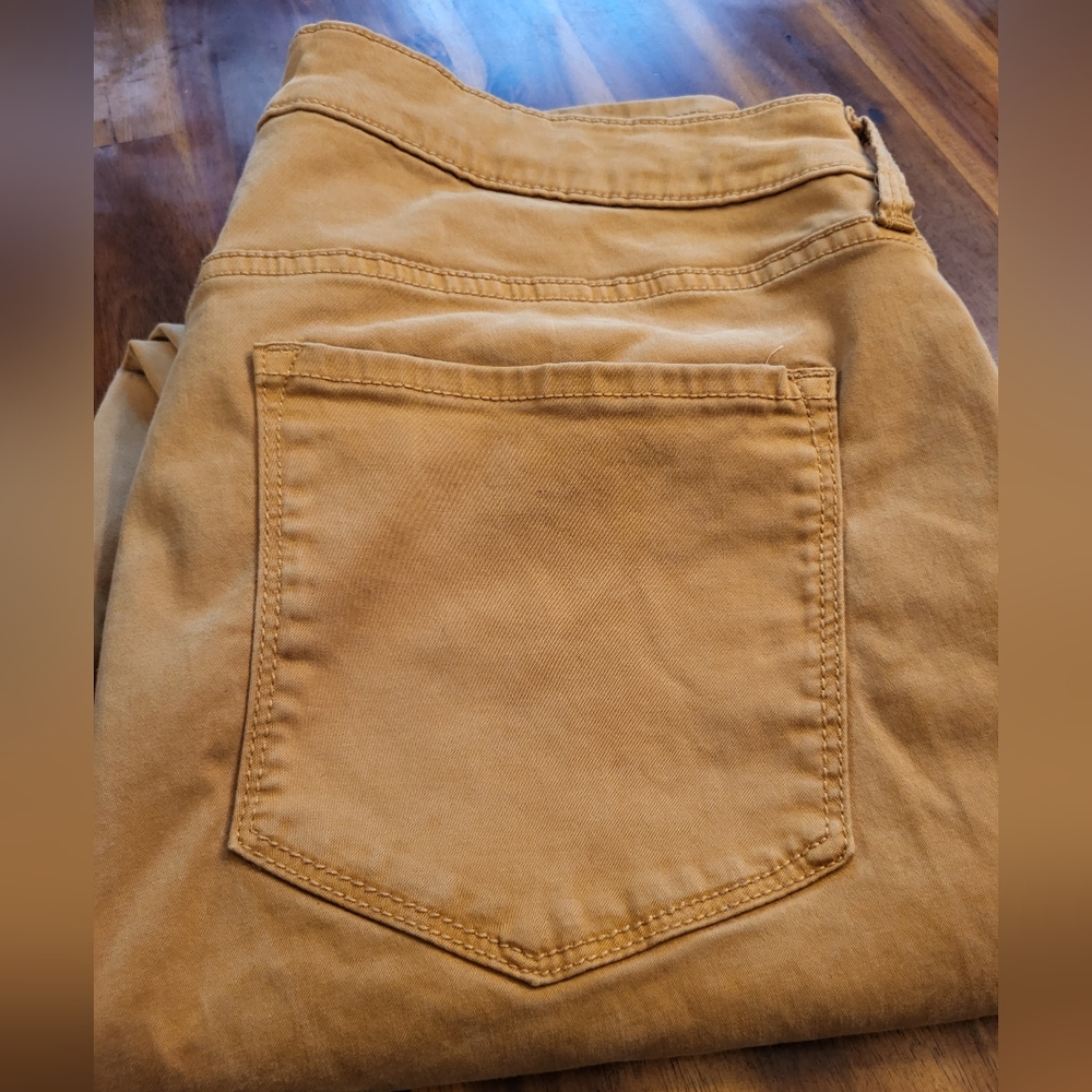 Old Navy Super Skinny Rock Star size 16 Wheat colored pants.